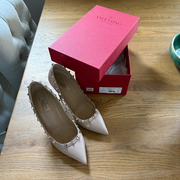 Valentino Nude Pink Rockstud Pump Heels - Picture 7 of 14